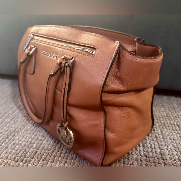 Michael Kors Sophie Large Satchel - Picture 4 of 10